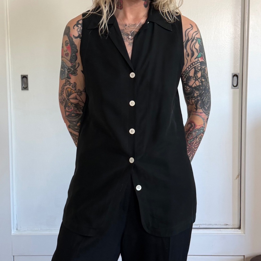 Vintage DKNY Black Silk Sleeveless Button Down Tunic Top Size P Small Minimal - Picture 2 of 4